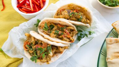 Butter chicken flatbread